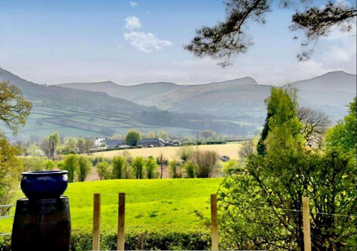 Mountain View Cottage, Hot Tub , Stunning Views Llanhamlach Εξωτερικό φωτογραφία